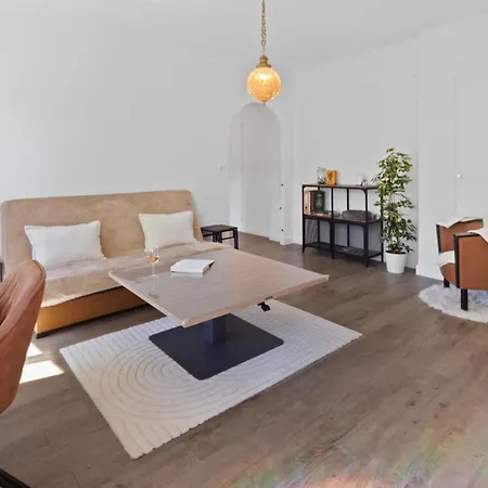 Le Tivoli - Centre - Quiet - Spacious Apartment